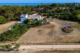 Large Property in Livramento with House, Annexes, Patio, and Pool, Close to the Sea