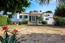 Large Property in Livramento with House, Annexes, Patio, and Pool, Close to the Sea