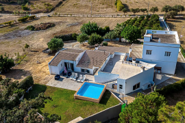 Large Property in Livramento with House, Annexes, Patio, and Pool, Close to the Sea