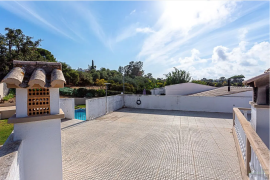 Large Property in Livramento with House, Annexes, Patio, and Pool, Close to the Sea