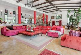 Family Estate with Guest Annex, Heated Pool & Outbuildings in Tavira