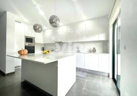 ALBUFEIRA - THREE BEDROOM VILLA - SWIMMING POOL