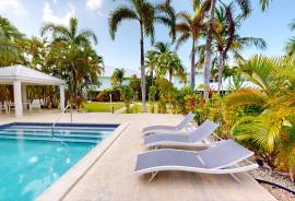 Luxury 4 Bed Townhouse For Sale in George Town The Cayman