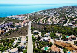 Luxurious Ocean-View Villas Under Construction in Praia da Luz
