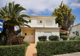 Villa Oasis - Local Accommodation