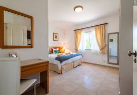 Villa Oasis - Local Accommodation