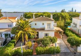 Villa Oasis - Local Accommodation