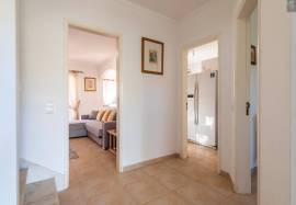 Villa Oasis - Local Accommodation