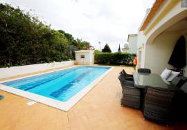 Villa Oasis - Local Accommodation