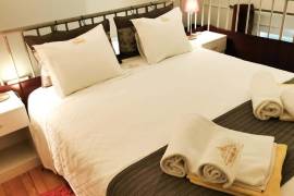 Oasis Tropical Mezzanine - Local Accommodation