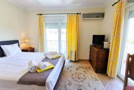 T1 Tropical Oasis / Garden and Pool-Local Accommodation