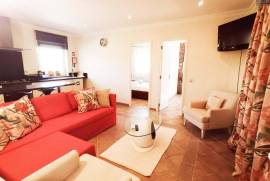 T1 Tropical Oasis / Garden and Pool-Local Accommodation