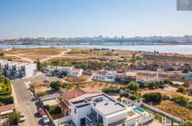 Villa Ferragudo- Local accommodation