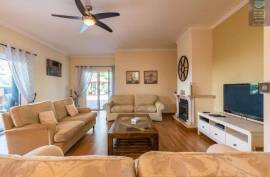 Villa Ferragudo- Local accommodation