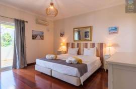 Villa Ferragudo- Local accommodation