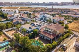 Villa Ferragudo- Local accommodation