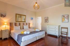 Villa Ferragudo- Local accommodation