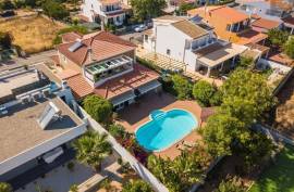 Villa Ferragudo- Local accommodation