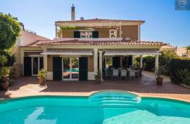 Villa Ferragudo- Local accommodation