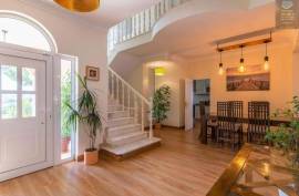 Villa Ferragudo- Local accommodation