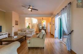 Villa Ferragudo- Local accommodation