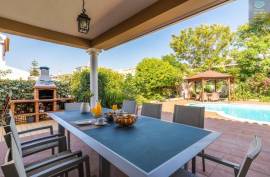 Villa Ferragudo- Local accommodation