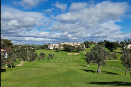 Spectacular 2 bedroom apartment with terrace and communal pool of the building.