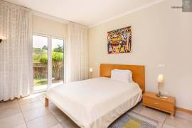 Spectacular 2 bedroom apartment with terrace and communal pool of the building.