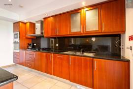 Spectacular 2 bedroom apartment with terrace and communal pool of the building.