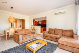 Spectacular 2 bedroom apartment with terrace and communal pool of the building.