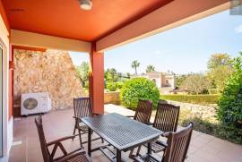 Spectacular 2 bedroom apartment with terrace and communal pool of the building.