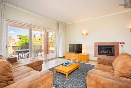 Spectacular 2 bedroom apartment with terrace and communal pool of the building.