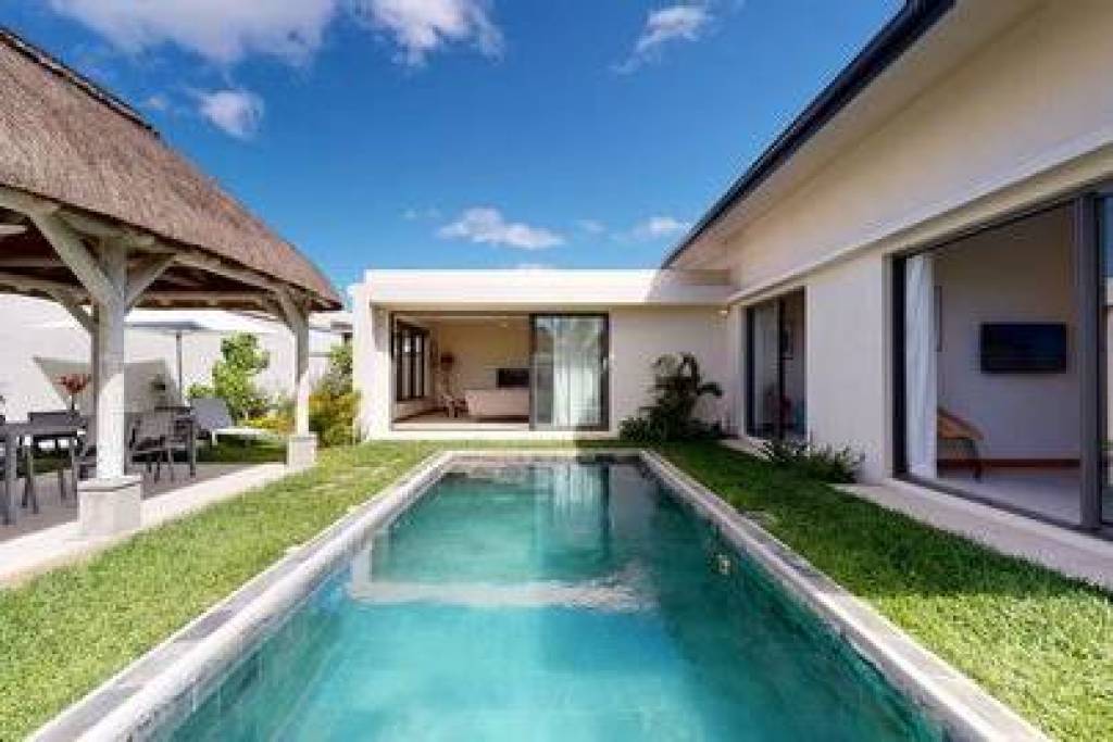 FOR SALE : CONTEMPORARY 3-BEDROOM VILLA IN DOMAINE DE MAHE - GRAND BAIE