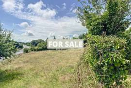 Detached Country House with Outbuilding