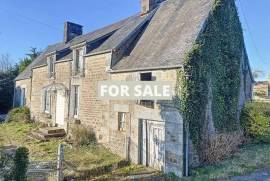 Detached Country House with Outbuilding