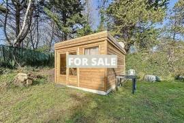 Detached Bungalow with Outbuilding in Building Plot