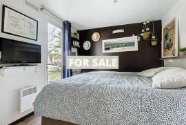 Detached Bungalow with Outbuilding in Building Plot