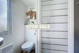 Detached Bungalow with Outbuilding in Building Plot