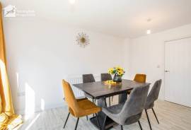 4 bedroom, Detached house for sale