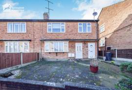 2 bedroom, Maisonette for sale