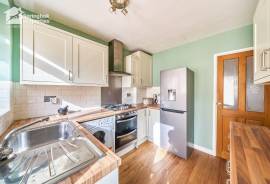 2 bedroom, Maisonette for sale