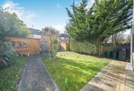 2 bedroom, Maisonette for sale