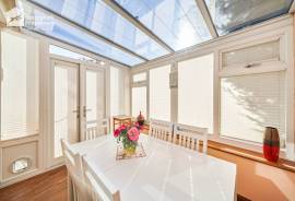 2 bedroom, Maisonette for sale