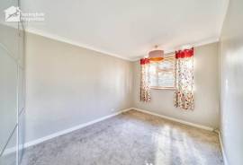 2 bedroom, Maisonette for sale