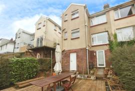 2 bedroom, Maisonette for sale