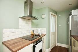 2 bedroom, Maisonette for sale