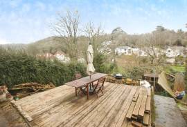 2 bedroom, Maisonette for sale