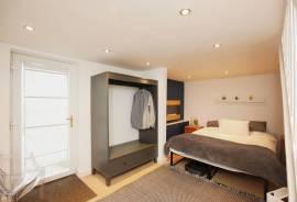 2 bedroom, Maisonette for sale