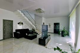 Detached house for rent in Jurmala, 645.00m2