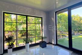 Detached house for rent in Jurmala, 645.00m2